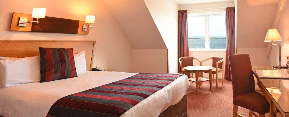 Portrush Atlantic Hotel Bagian luar foto
